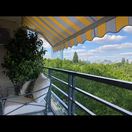 Apartment Vue Sur Tour Eiffel